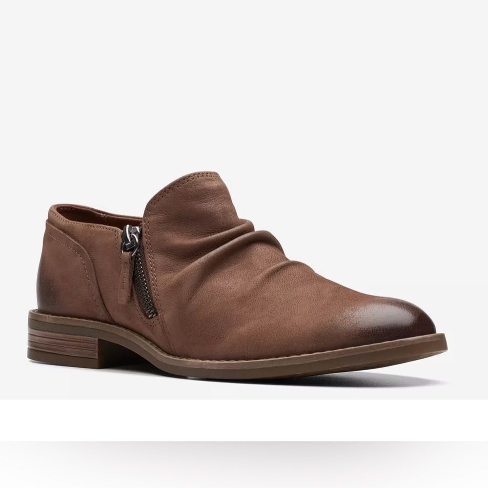 Clarks Collection Camzin Pace Tan Leather Bootie Women's Size 9.5